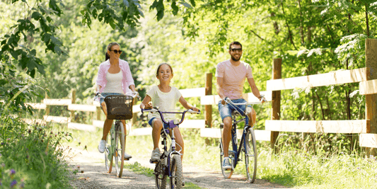 Frühling mit Kindern: Hausapotheke für Ausflüge und Spielplatzbesuche