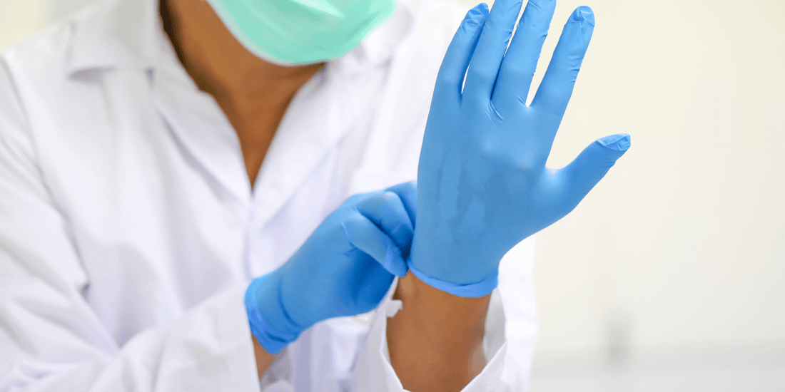Nitrilhandschuhe im medizinischen Bereich: Anforderungen, Standards und Einsatzmöglichkeiten im Gesundheitswesen