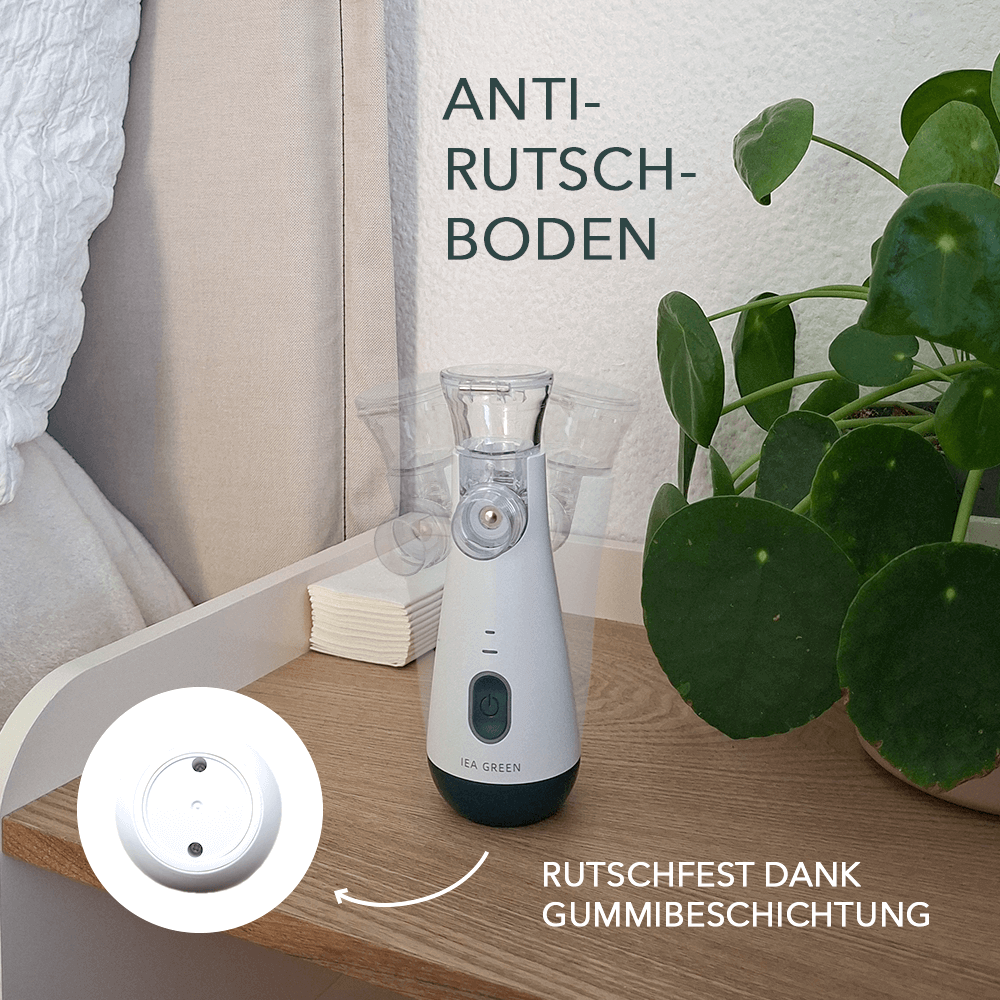 IEA Green Inhalator steht rutschfest auf Nachttisch