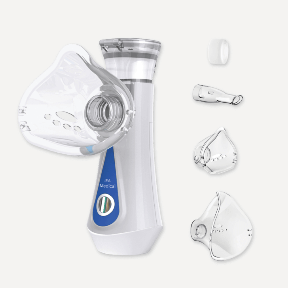 Inhaliergerät von IEA Medical mit verschiedenen Masken und Mundstückzubehör